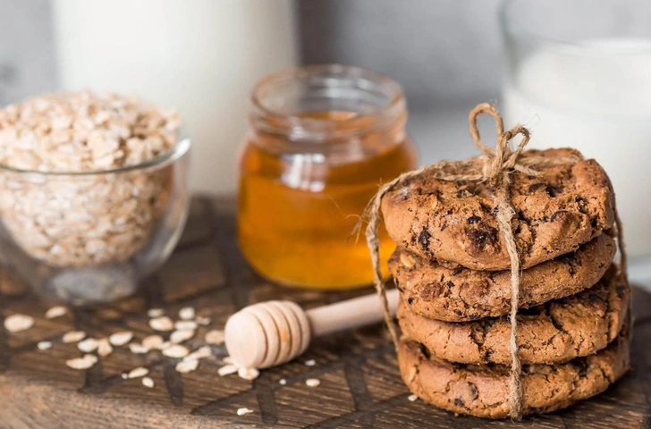 Для тех, кто хочет похудеть: вкусный рецепт диетического овсяного печенья