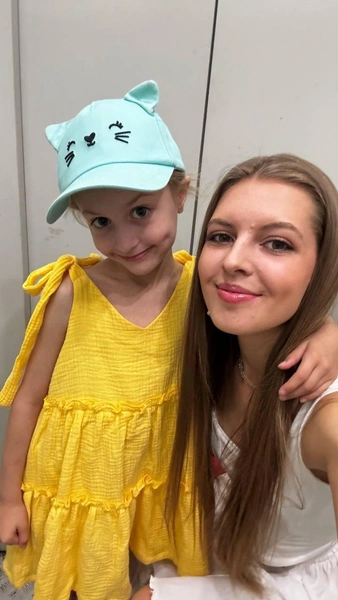 Ангелина Шалаева с сестрой Василисой | www.starhit.ru