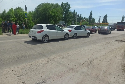 В Ельце в тройном столкновении пострадала водитель «Гранты»