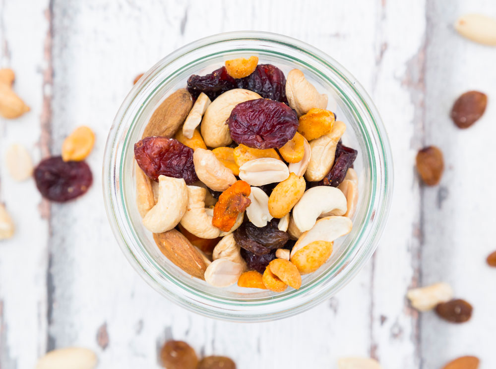 6 перекусов, которые не навредят фигуре | marieclaire.ru