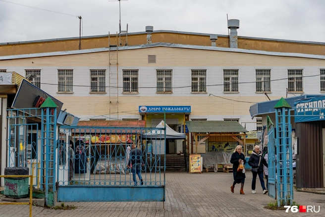 Да, это Угличский рынок, который до сих пор сохраняет советскую атмосферу | Источник: Кирилл Поверинов / 76.RU