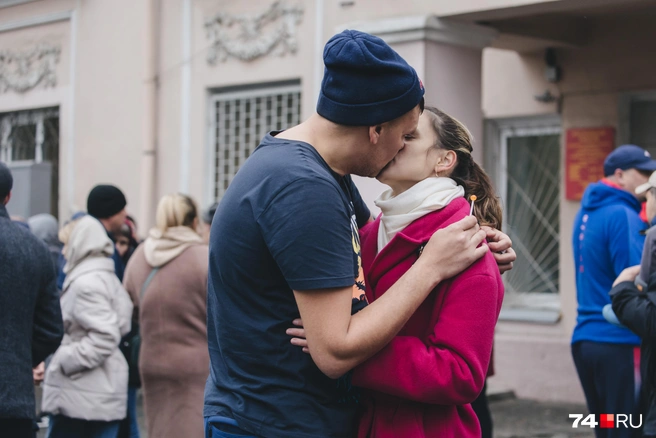 Через поцелуй человек может «заразиться» депрессией и тревожностью | Источник: Дарья Пона / 74.RU