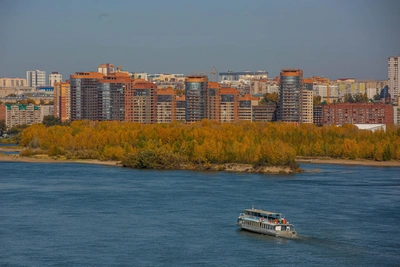В Новосибирске ищут охранников для мостов с оружием