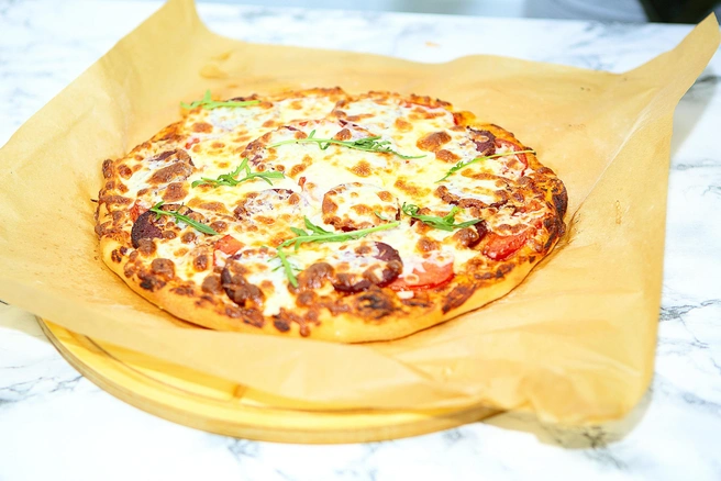 Марина учит ребят уметь делать всё: от теста до начинки | Источник: Марина Нестерова / Личный архив