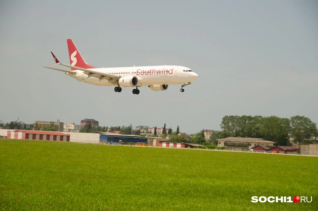 На табло — десятки задержанных рейсов, из них почти 20 задержаны более чем на 2 часа | Источник: Оксана Витязь