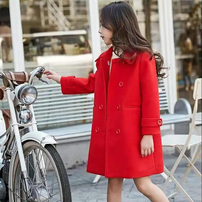 Красное шерстяное пальто 