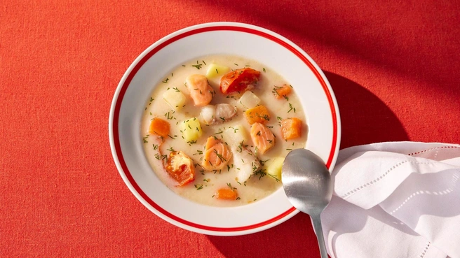 Копченый бульон дает новый вкус традиционной ухе