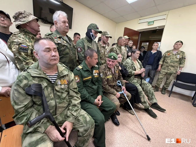 На мере пресечения редко бывает столько народу | Источник: Дарья Манохина / E1.RU