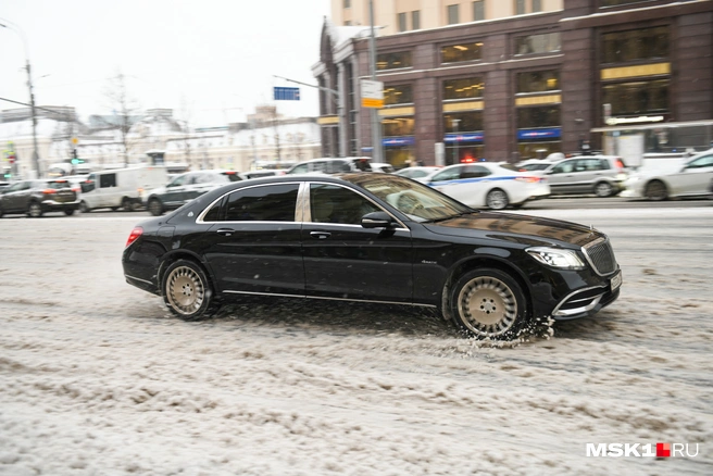 Корпоративный люкс. ИНК выставила на продажу роскошный Mercedes Maybach за 7,5 миллиона | Источник: Артем Устюжанин / MSK1.RU
