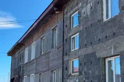 Губернатор проверил восстановление домов в Северо-Курильске