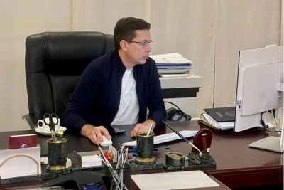 Мэр Шалабаев приехал на работу рано для подготовки к реформе