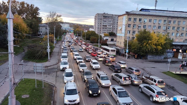 На «Космосе» плотно  | Источник: Полина Бородкина / NGS24.RU