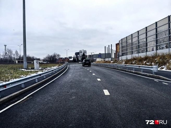 Развязку строят с 2017 года, постепенно открывая новые съезды | Источник: Павел Красоткин / 72.RU