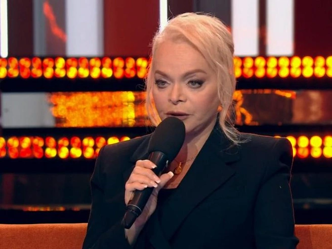 Весь гнев обрушился на певицу и мелких исполнителей, но никто не задает вопрос правоохранителям: а кто настоящий преступник и заказчик? | Источник: Первый канал