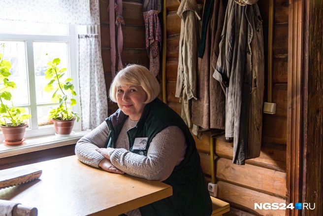Смотритель «Последнего поклона»&nbsp;— Татьяна | Источник: Мария Ленц / NGS24.RU