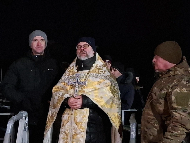 Открытие крещенской купели в Краснооктябрьском районе состоялось в 20:00. | Источник: Тимофей Крылов / V1.RU