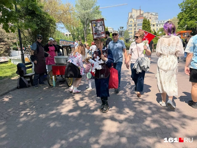В Ростове проходят гуляния, которые мы покажем в одном из ближайших репортажей | Источник: Евгений Вдовин / 161.RU