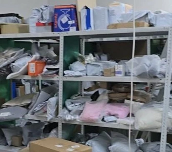 Товары навалены на полки без системы | Источник: Евгения Алейникова / 2ГИС