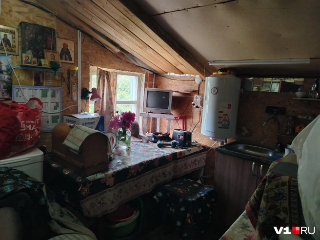 Раньше в маленьком доме они ютились вчетвером | Источник: читатели V1.RU