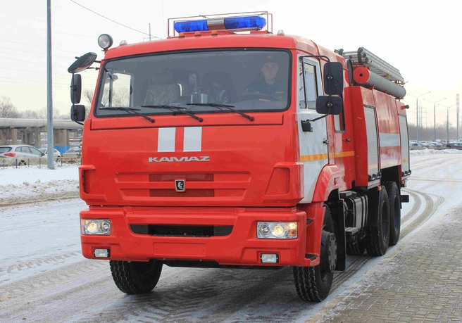 На РНПЗ появилась новая пожарная автоцистерна | ya62.ru
