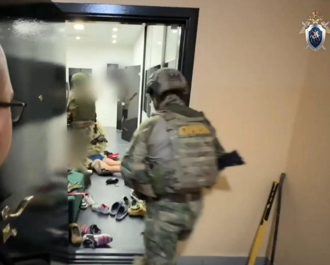 При силовой поддержке бойцов Росгвардии в жилище и на даче обвиняемого проведены обыски | Источник: www.city-n.ru