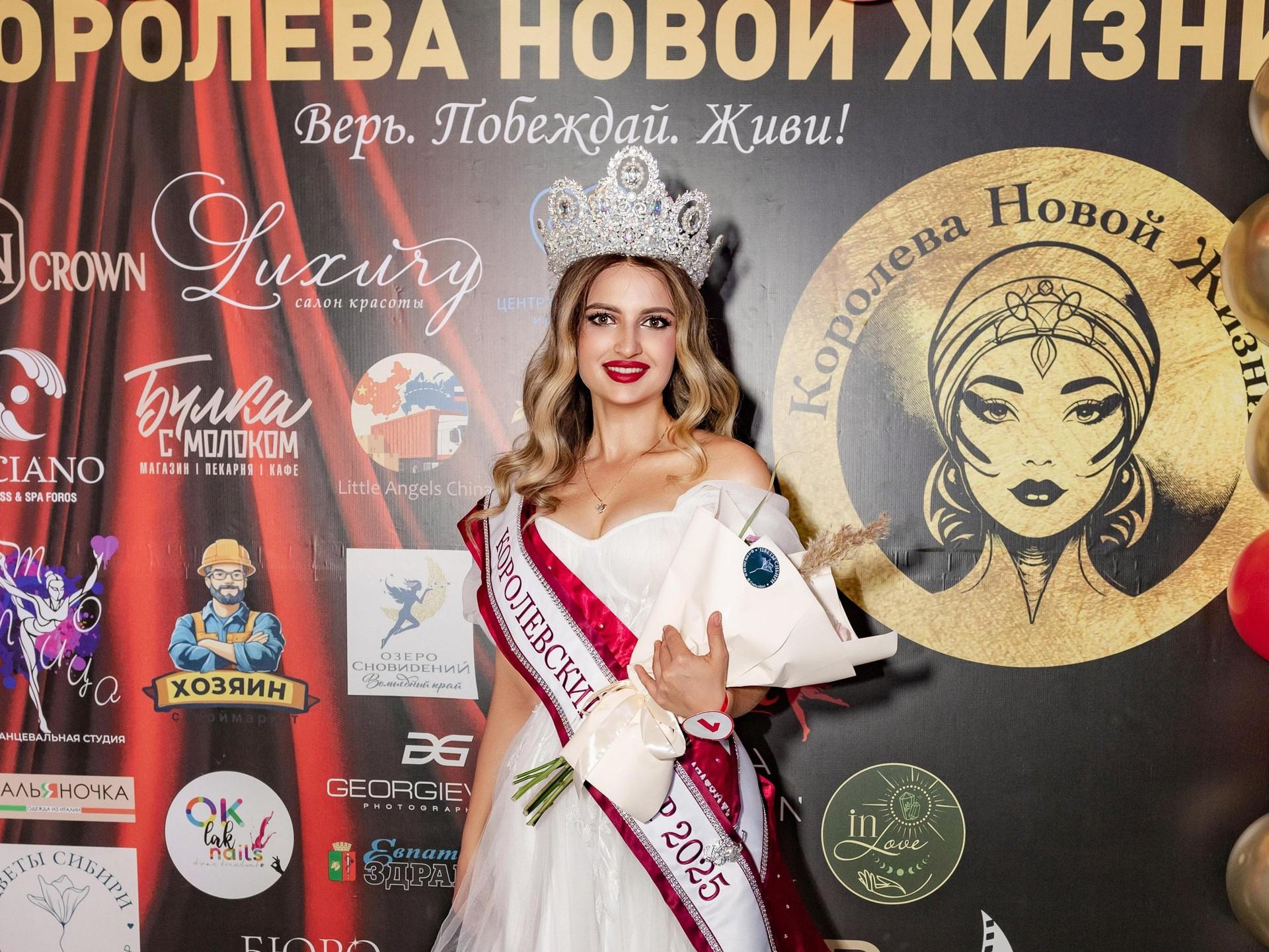 Не могла держать даже ложку в руках: молодая мама с Алтая борется с раком и участвует в конкурсе красоты