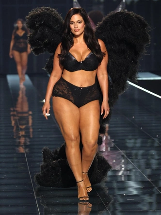 Шоу Victoria's Secret 2025: самые яркие выходы и моменты показа