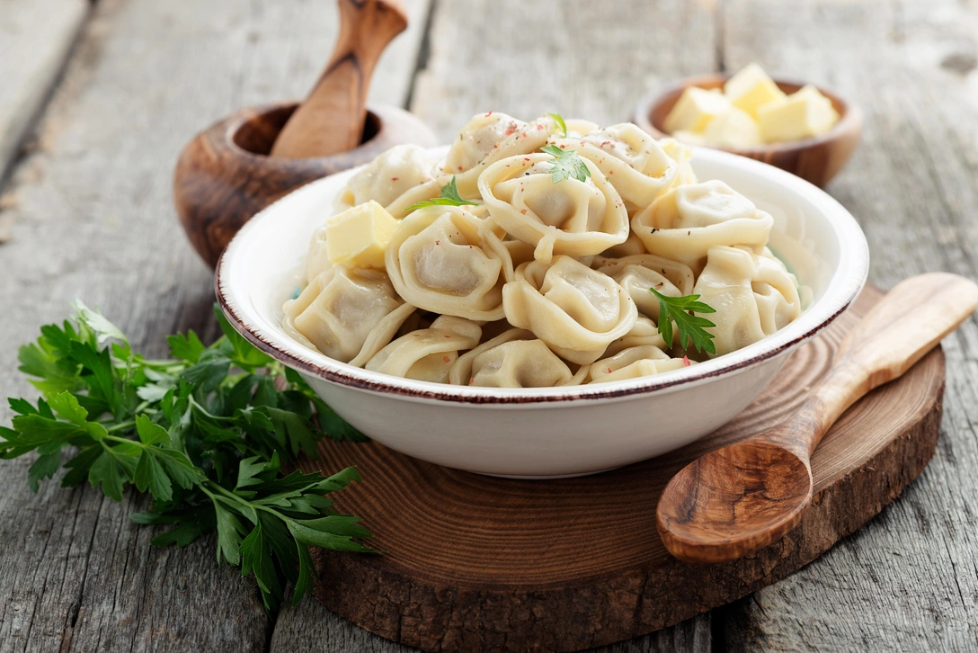 Секретный прием, который сделает домашние пельмени идеальными | marieclaire.ru