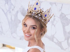 20 фото новой «Мисс мира», которую все обвинили в фотошопе и пластике