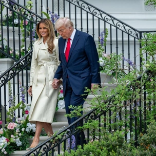Куда снова пропала Мелания Трамп?