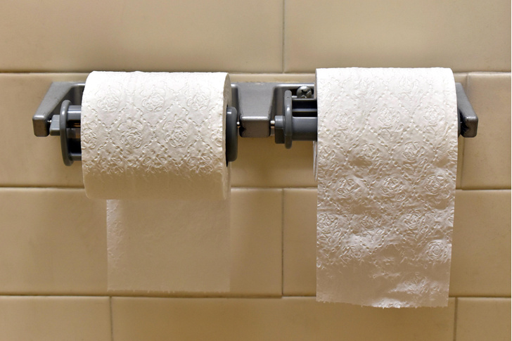 Скажите, как вешаете рулон туалетной бумаги — а мы раскроем скрытые черты вашего характера