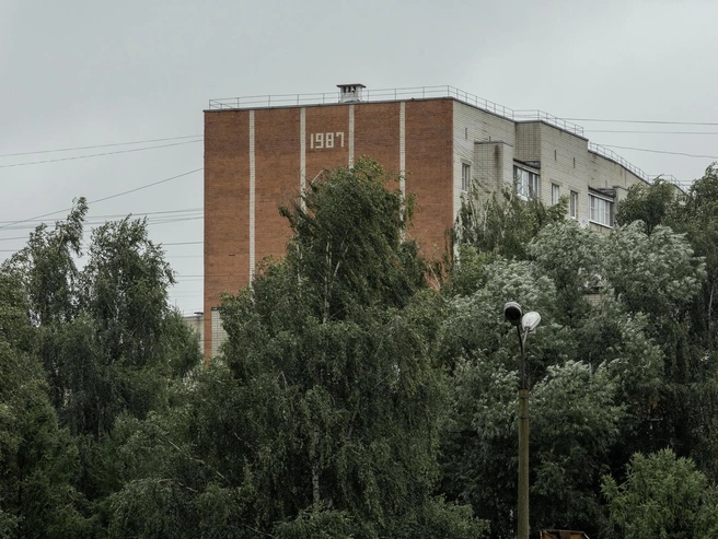 Год постройки выложен кирпичом прямо на фасаде | Источник: Александр Куренной / 76.RU
