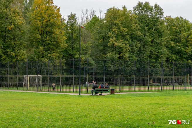 Есть даже футбольное поле | Источник: Кирилл Поверинов / 76.RU