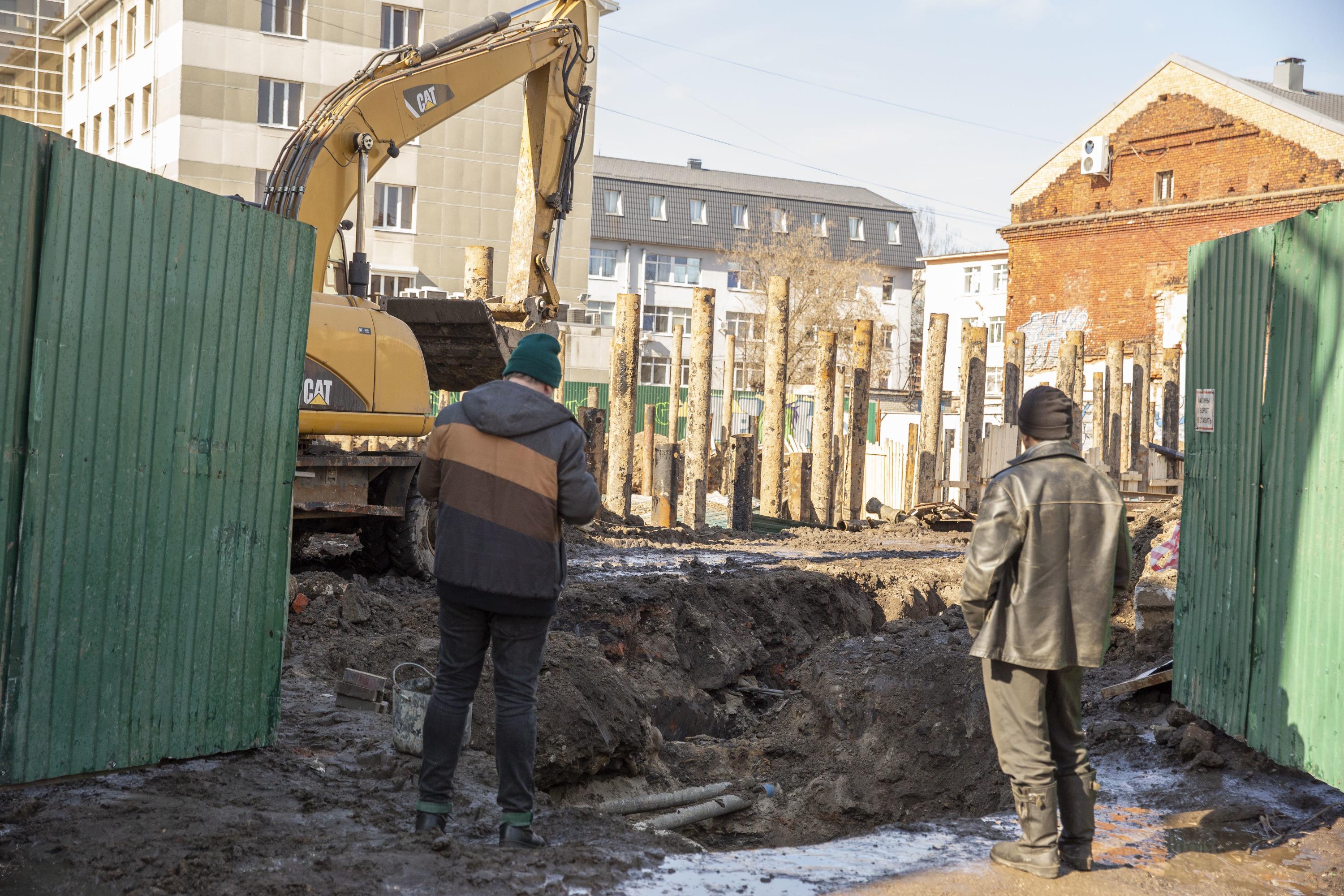 На улице Свободы точечно строят многоквартирный дом | В центре Ярославля на  улице Свободы, 34В начали строительство многоквартирного дома | В Ярославле  застроят участок на Свободы | Купить квартиру в центре Ярославля - 29 марта  2022 - 76.ру