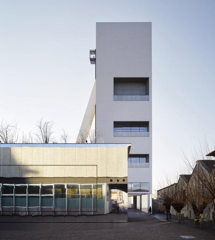 Новое здание Fondazione Prada в Милане откроется в апреле (фото 0)
