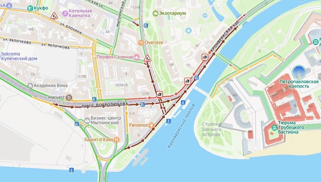 «Лучше разворачивайтесь». Перевёртыш тормозит Кронверкскую набережную | Источник: «Яндекс. Пробки»
