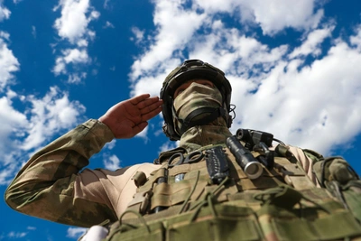 Астраханский контрактник вдохновлен подвигом прадеда-летчика