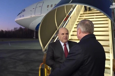 Мишустин прибыл в Петербург