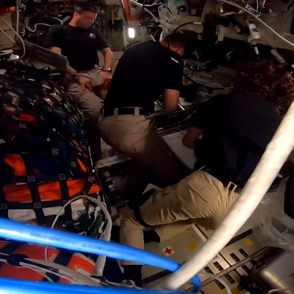 Курс на Землю: корабль «Орион» с экипажем миссии «Артемида-2» успешно облетел Луну и движется домой