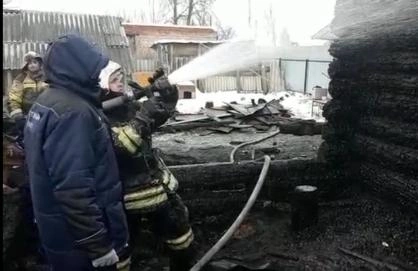 День смертельных пожаров: в Чувашии погибли женщины с детьми, в Москве — взрослые, в Калининграде — 8-летний инвалид (фото) | Источник: СУ СК по Чувашской Республике