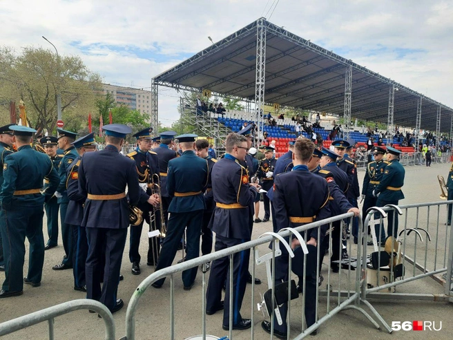 Великой Победе — 80 лет: вели для вас онлайн-репортаж парада в Оренбурге. Показываем, как это было | Источник: Анастасия Баринова / 56.RU