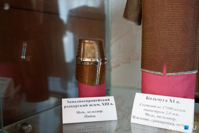 Тевтонский шлем — первое изделие Виктора Рогачева | Источник: Андрей Бортко / NGS.RU