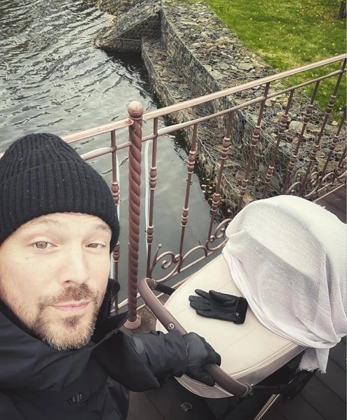 Мужчине хватает сил и на детей, и на любимую работу