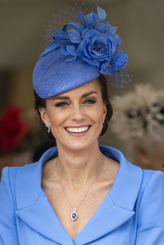 Дух захватывает: самые роскошные шляпы принцессы Кейт, которым завидует весь мир
