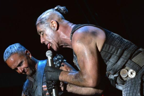 Группа Rammstein часто проявляет агрессию на концертах