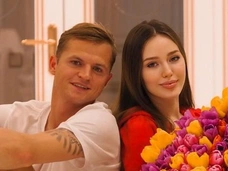 «Мы просто не скажем, что дальше было!»: модели загадочно о флирте с женатым Дмитрием Тарасовым