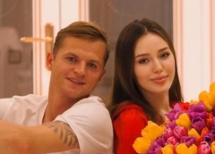 «Мы просто не скажем, что дальше было!»: модели загадочно о флирте с женатым Дмитрием Тарасовым