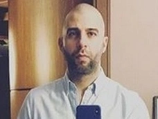 Иван Ургант побрился налысо