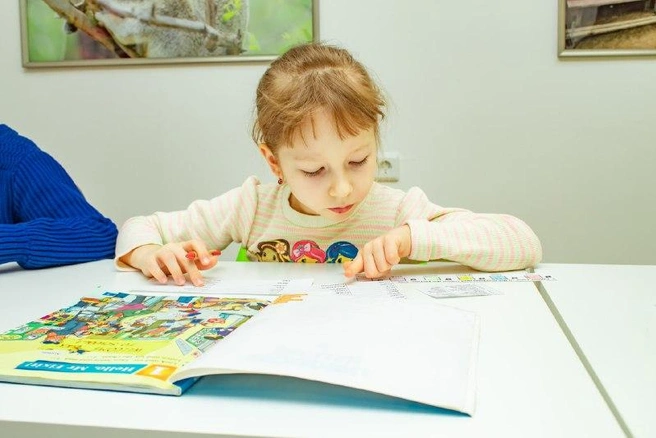 В школе PlanetEnglish занимаются по авторской методике PE Phonics | Источник: PlanetEnglish