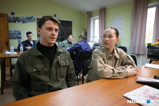 Они собрались со всей страны, чтобы учиться летать | Источник: Евгений Софийчук / NGS55.RU